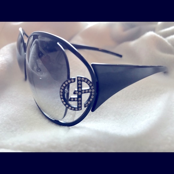 Georgio Armani Oversized Women’s Sunglasses - Picture 3 of 5